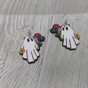Halloween Spooky Ghost with Flowers Wire Dangle Earrings White 1.5"